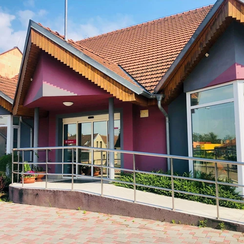 Macháček Drnholec- prodejna, komunální technika 