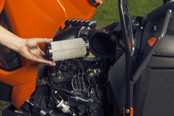 mach&aacute;ček kubota_pravideln&yacute; servis